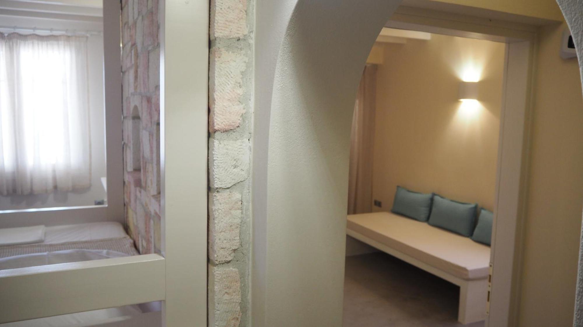 Ataraxia- Stonebuilt Studios And Apartments Kimolos Room photo